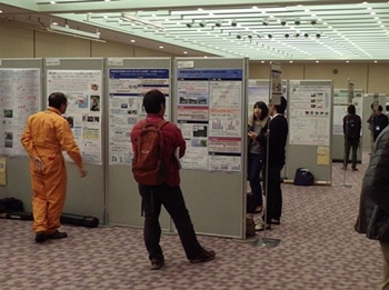 写真：第61回日本生態学会大会への参加