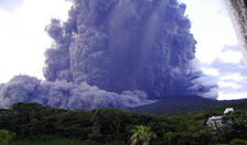 雄山の噴火 写真