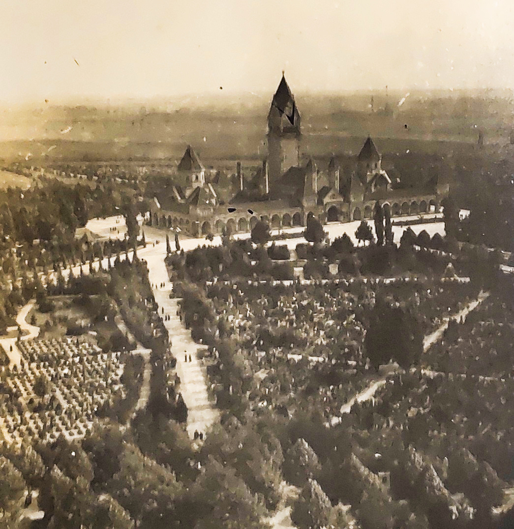 【多磨霊園100年】