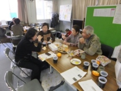 お茶をしながらみんなで交流