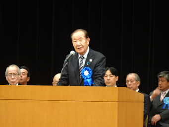 平成28年4月9日（土）挨拶をする飯塚家族会代表