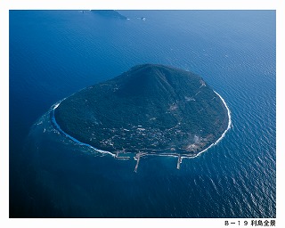 利島全景