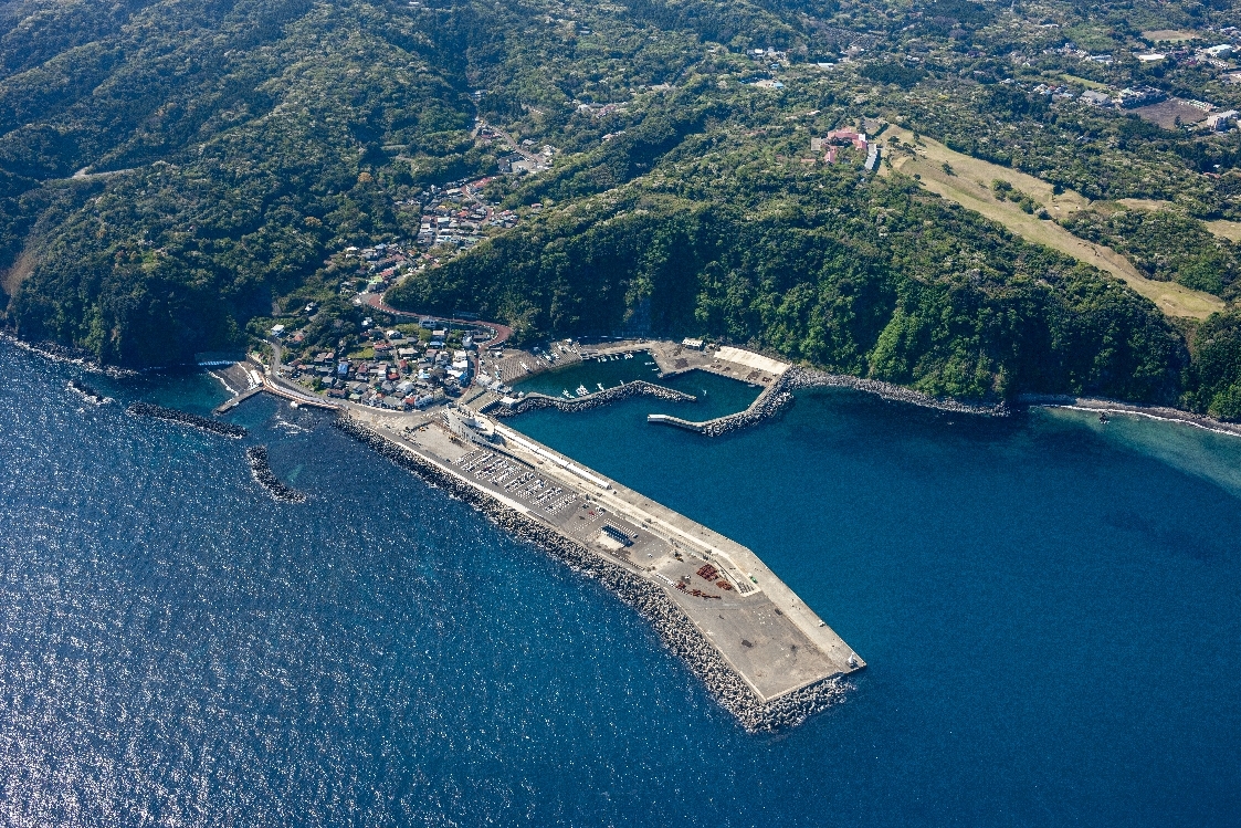 岡田港全景