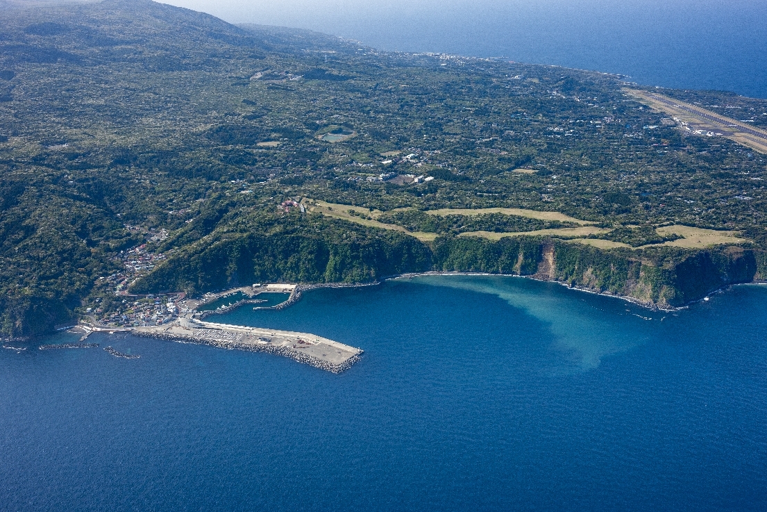 岡田漁港海岸全景
