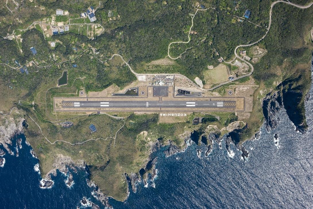 神津島空港全景