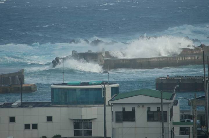 神津島港５