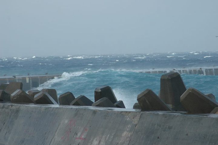 神津島港１１