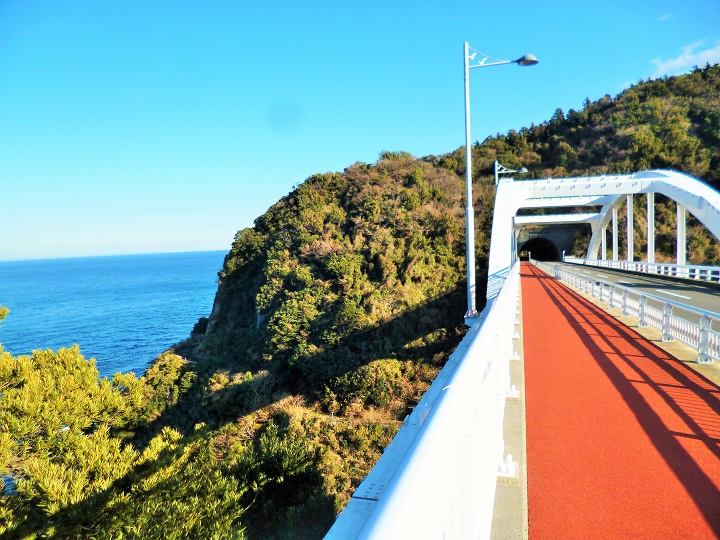 r1_04.jpg