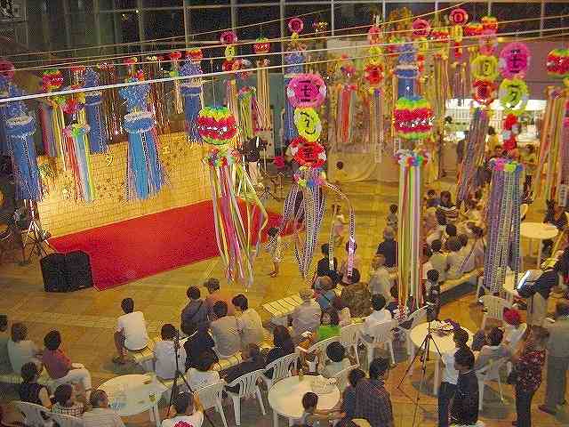 元町港船客待合所での七夕祭り