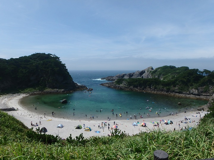 来島者で賑わう式根島②